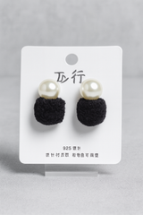 ⭐ NALVION – Pearl & Soft Velvet Winter Stud Earrings