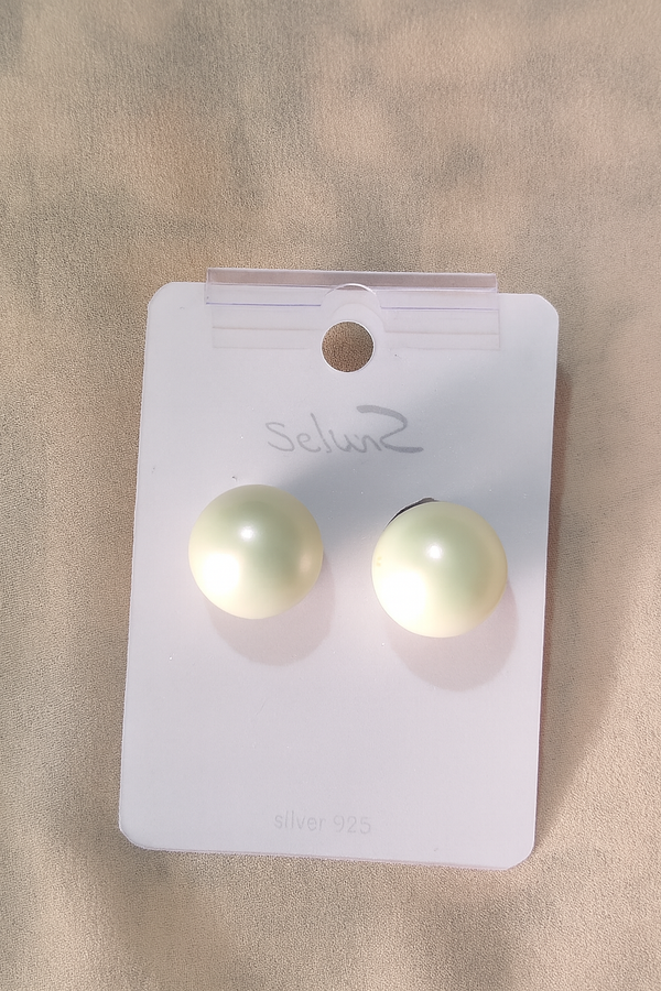 Classic Pearl Stud Earrings (Silver 925)