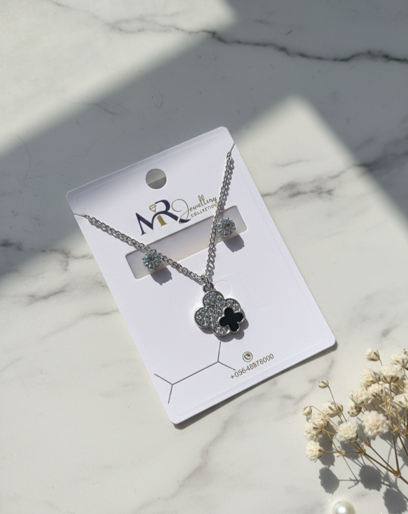 💎 Black Clover Luxury Pendant Set – Gold & Silve