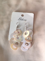 Selove Elegant Shell Drop Earrings – Soft Pearl Glow Finish